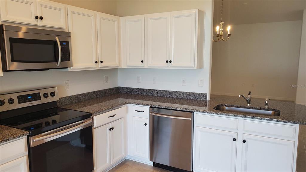 Photo - 81 Lynbrook Dr