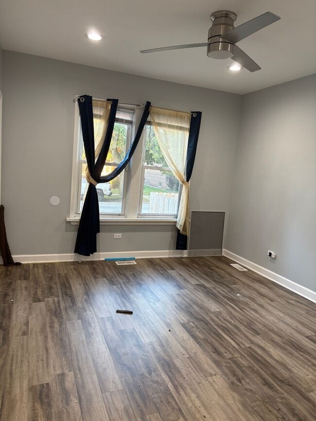 Photo - 9219 S Greenwood Ave Unit 1