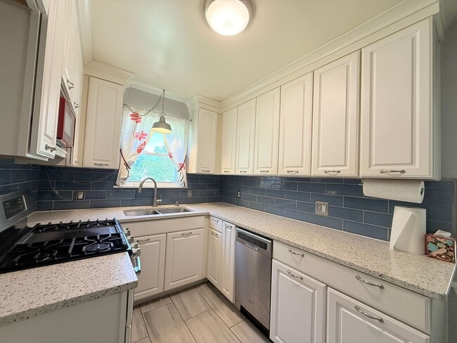 Photo - Adorable 3/1 Bungalow with $150 flat fee utilities