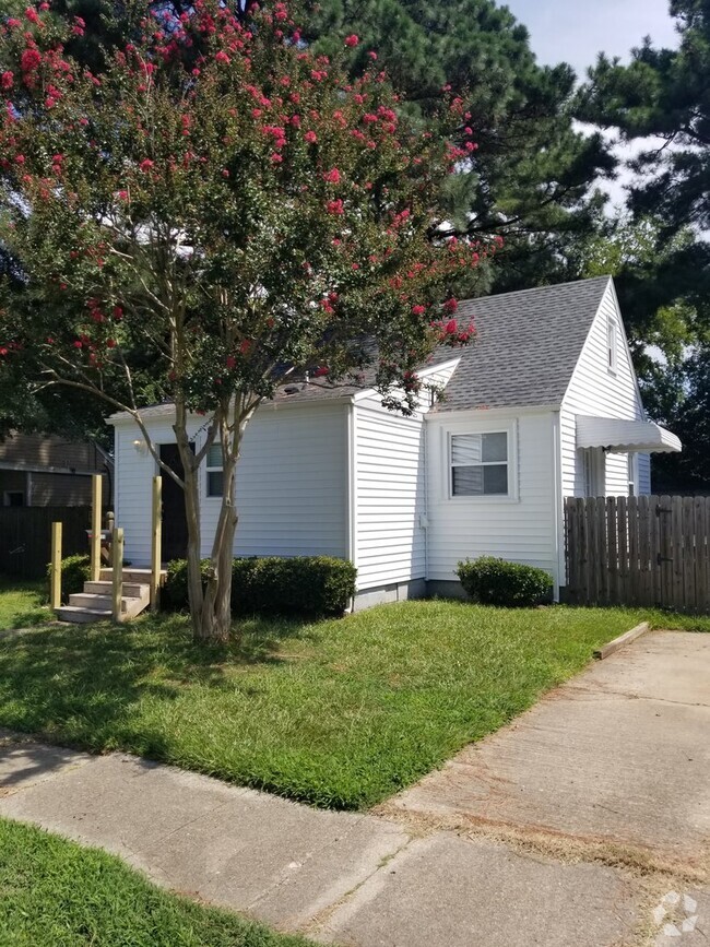 Building Photo - 709 Lanier Crescent Rental