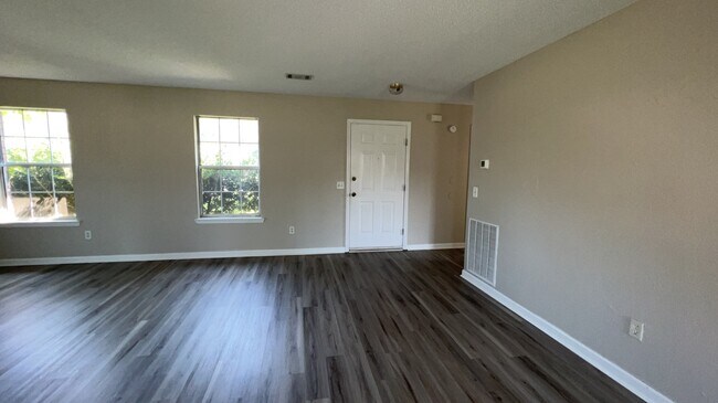 Photo - 754 Melissa Dr