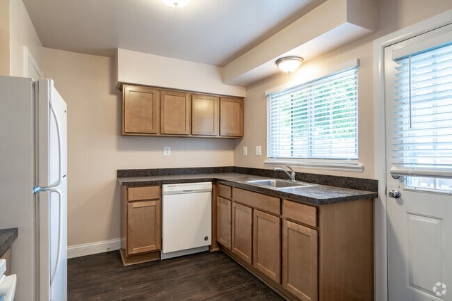 3BR, 1.5BA - 1,200SF - Kitchen