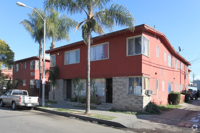 Building Photo - 728-734 Cerritos Ave