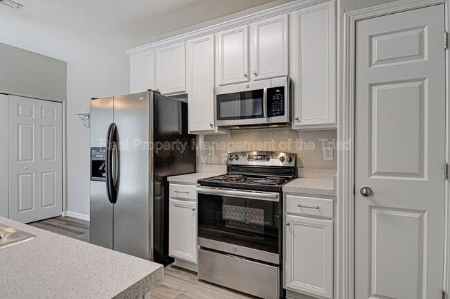 Photo - 5972 Hollow Wood Ct