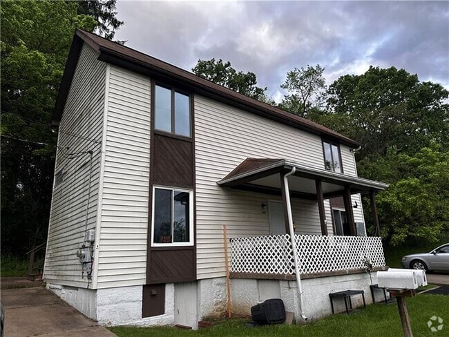 Building Photo - 745 Williams St Rental