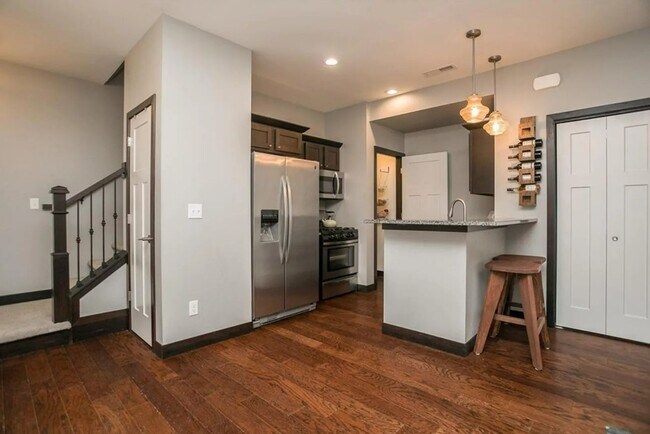 Photo - 1023 6th St SE