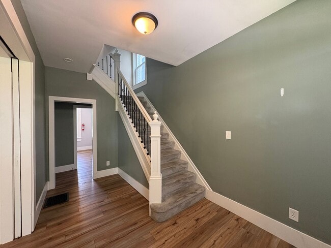Photo - HUGE 5 Bedroom/3.5 Bath House in Avalon!