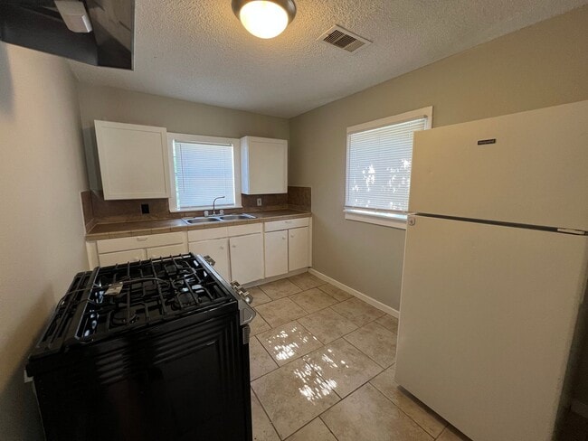 Photo - Three bedroom Upstairs Duplex