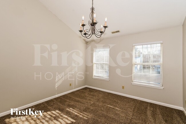 Photo - 4804 Oakton Way