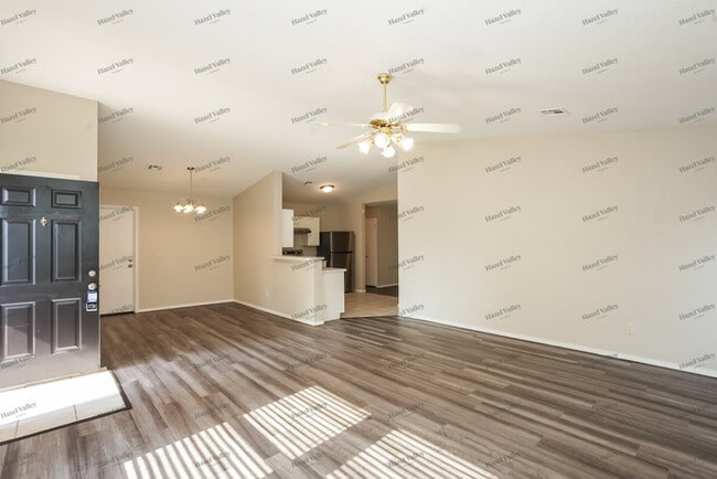 Photo - 2421 Poppy Ln