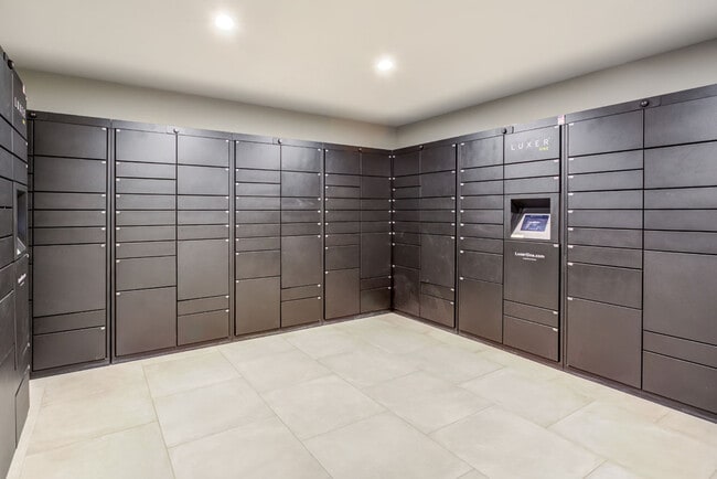 Photo - Eight Eleven Uptown