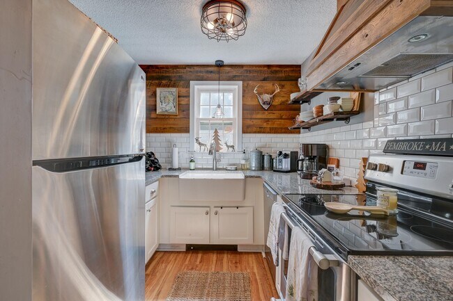 Photo - 59 Haynesville Ave Unit 11