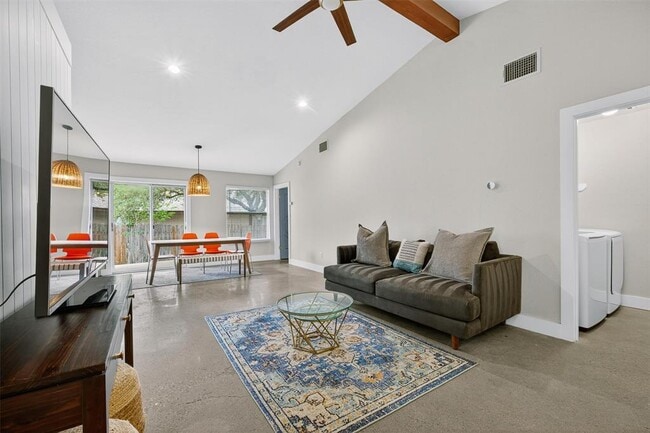 Photo - 1182 Waller St