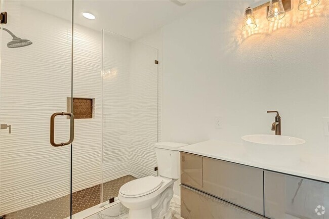 Building Photo - 12122 Fairmeadow Dr Rental