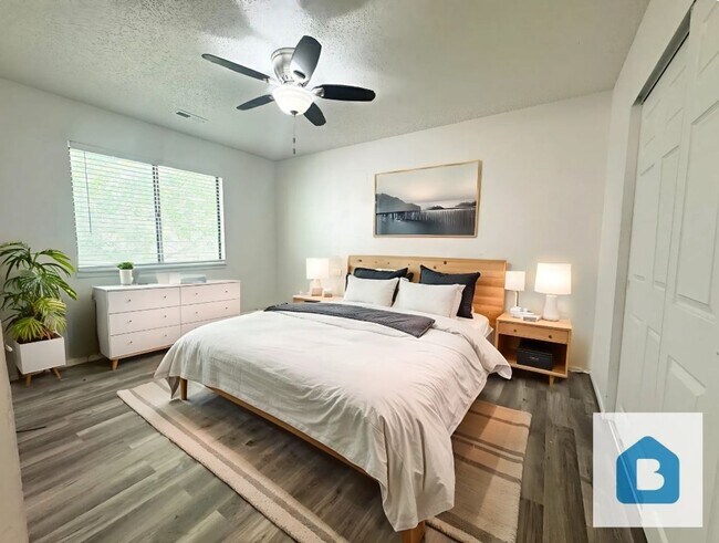 Photo - 5525 Bowden Loop Unit B