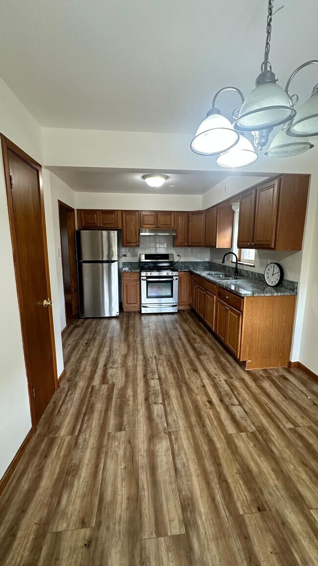 Building Photo - 7177 W Addison St Unit 1 Rental