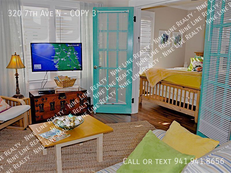 Photo - 320 7th Ave N