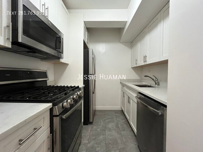 Photo - 247 W 87th St Unidad 14CC