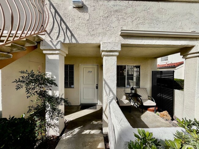 Spacious Studio Unit in Eastlake w/ AC! - Spacious Studio Condo Unit in Eastlake w/ AC! Unit 159