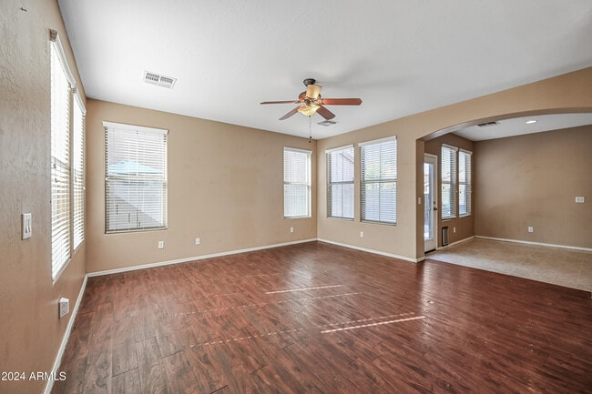 Photo - 1909 E Oxford Ln