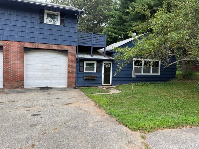 Building Photo - 92 Lake Hayward Rd Unit 92A Rental