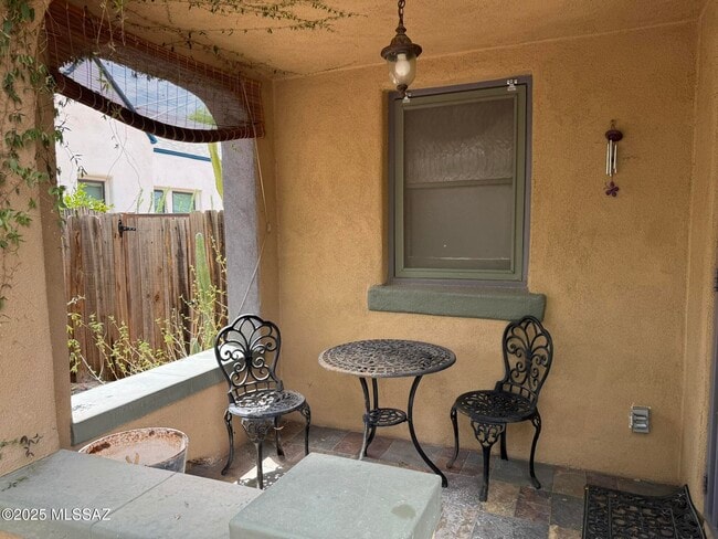 Photo - 2310 E Helen St