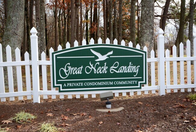 Photo - Great Neck Landing