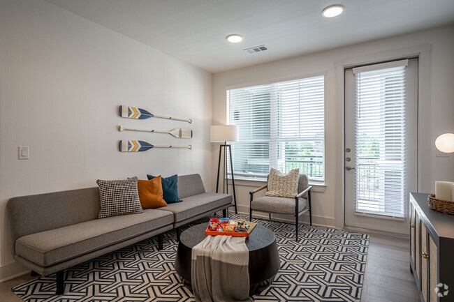 2BR, 2BA - 1,044SF