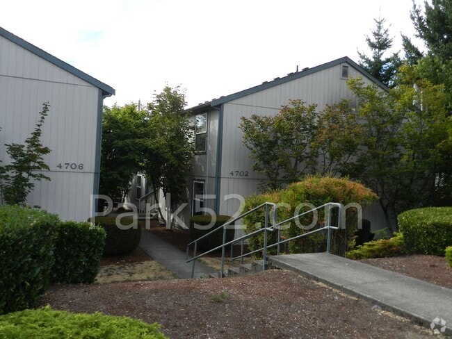 Building Photo - 4706 S Warner St Unit 4706-D Rental