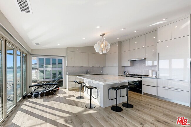 25216 Malibu Rd