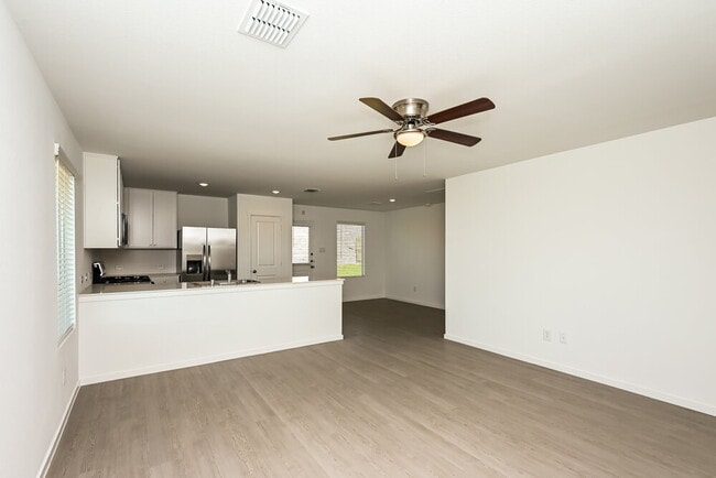 Photo - 10728 Gun Barrel St