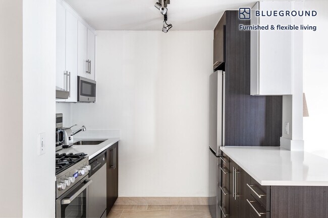 Photo - 360 W 34th St. Unidad FL4-ID438