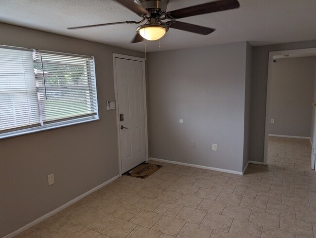 9415 Eastfield Rd Unit B