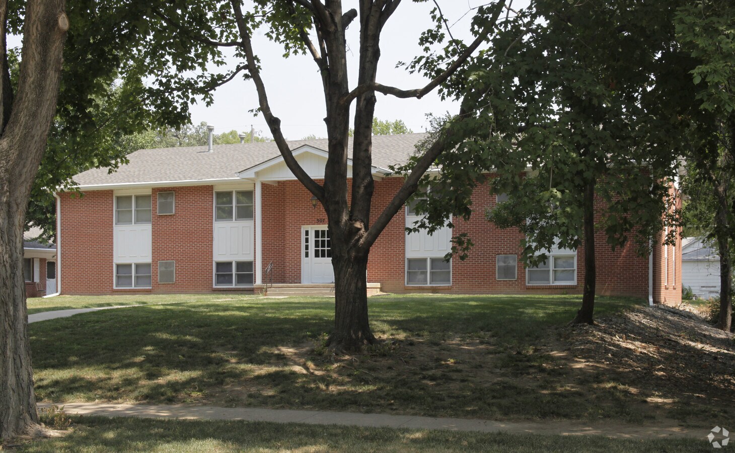 Photo - Shade Tree Apartments
