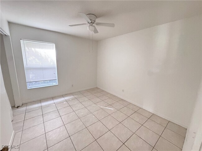 Photo - 2046 NE 6th St