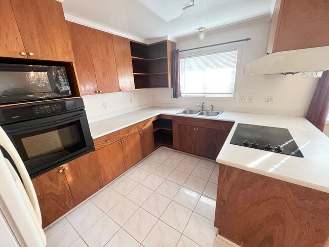Photo - 1119 Banyan St Unidad Downstairs