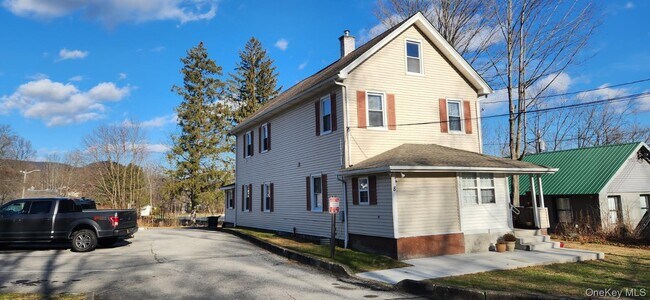 Building Photo - 8 County Rte 105