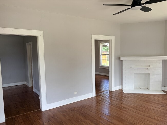 Photo - 2206 Avenue E