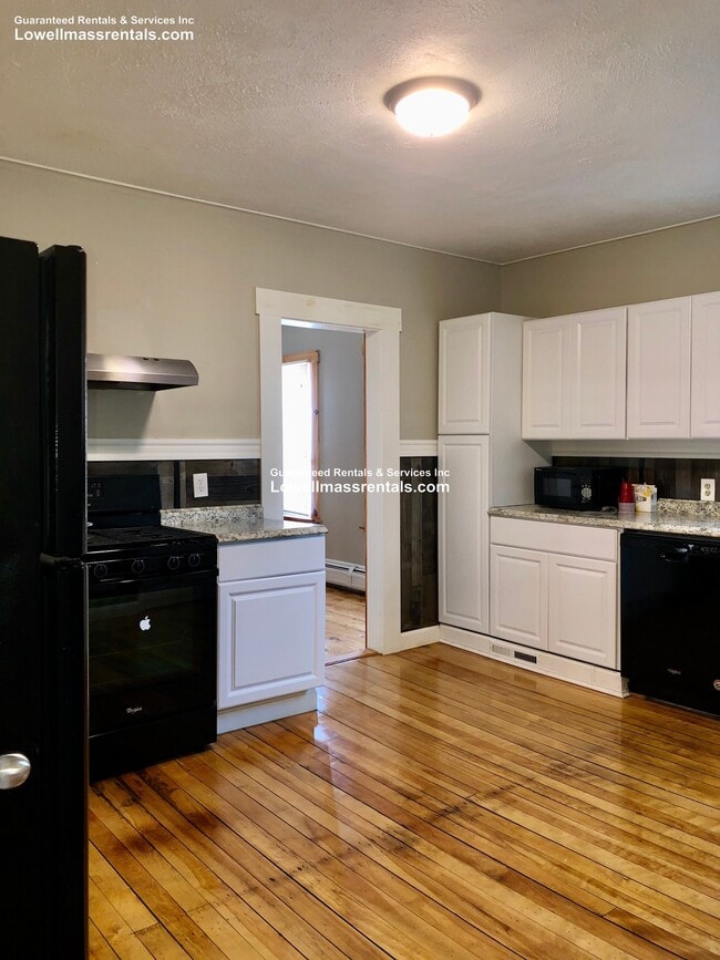 Building Photo - 833 Lakeview Ave Unit 2