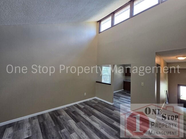 Photo - Gorgeous 2 Bedroom, 1.5 Bath in Independence!