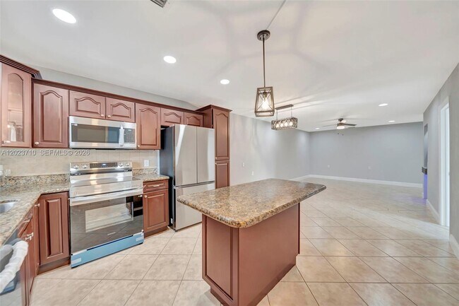 Photo - 11640 NW 39th St Unit 8