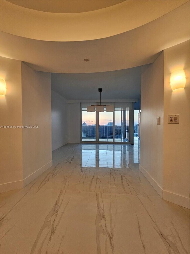 Photo - 19111 Collins Ave Unit 2906