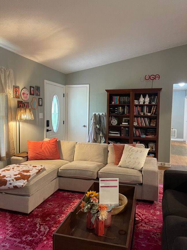 Photo - 130 Oliver Cir