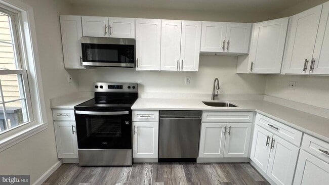 Photo - 830 Oyster Bay Harbour