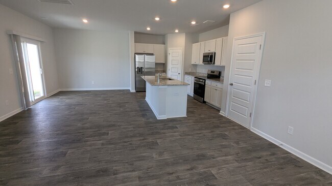 Photo - 107 Bottlebrush Dr