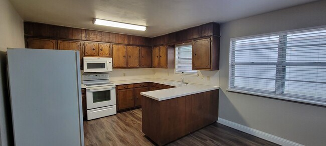 Photo - GREAT THREE BEDROOM 2 BATH HOME IN NORTH CLOVIS
