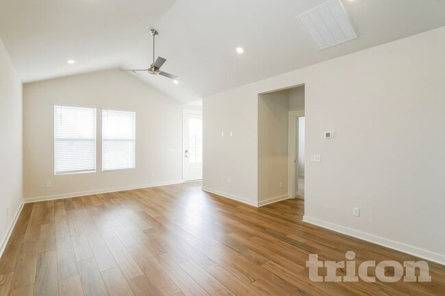 Photo - 6405 Lake Run Ct