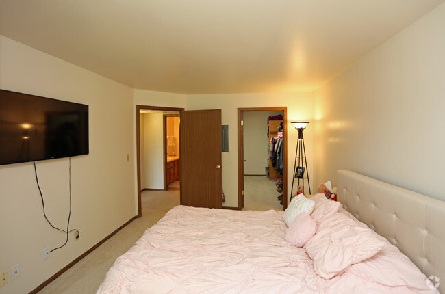 Bedroom - The PaDDS in Waukesha