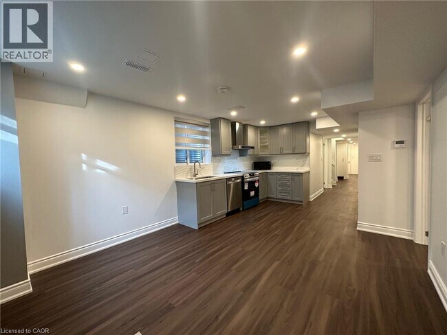 Photo - 481 Bergamot Ave