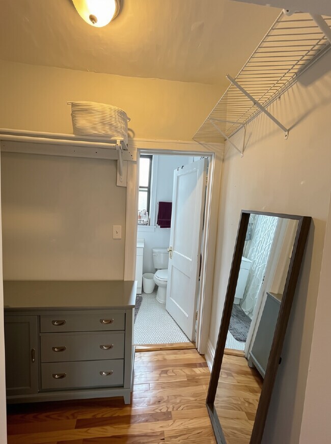 Photo - 639 W Roscoe St Unit P2